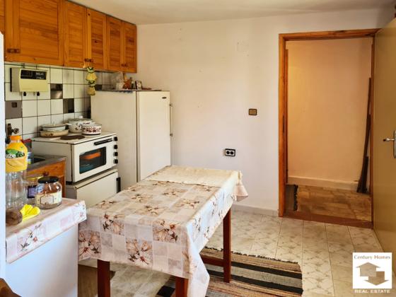 Image No.5-8 Bed House for sale