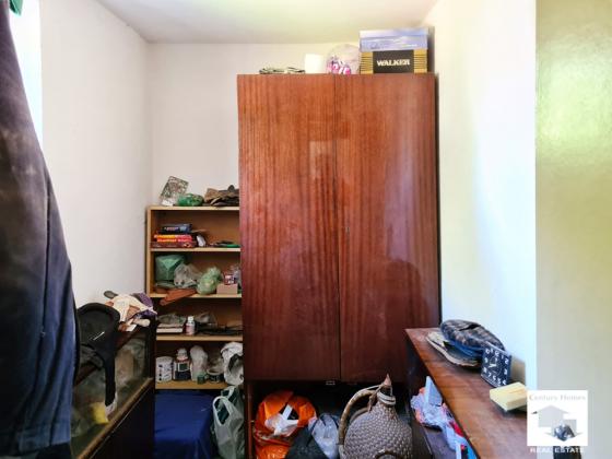 Image No.9-8 Bed House for sale