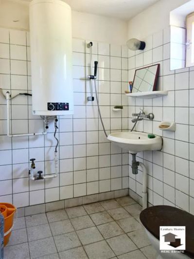 Image No.10-8 Bed House for sale