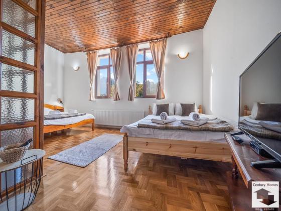 Image No.18-7 Bed House for sale