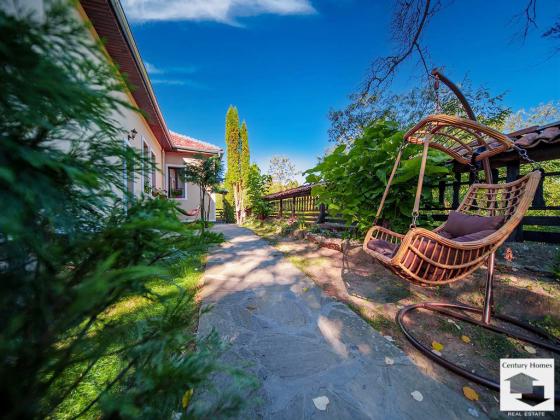 Image No.24-7 Bed House for sale