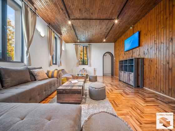 Image No.9-7 Bed House for sale