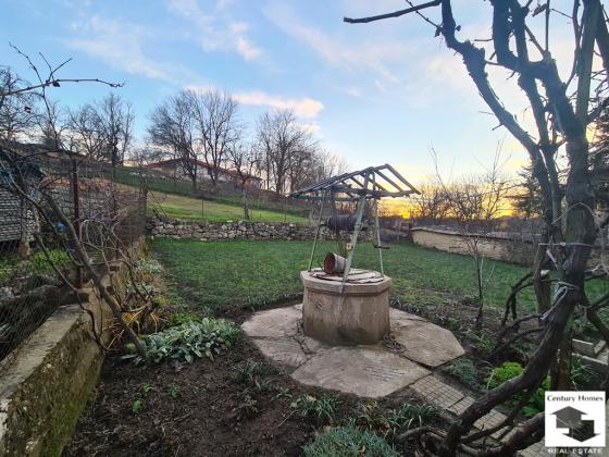 Image No.12-2 Bed House for sale