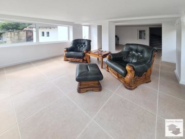 large1753346529