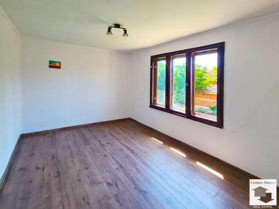 Image No.12-3 Bed House for sale