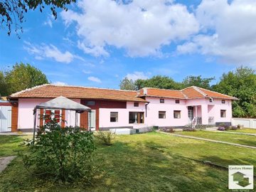 1 - Polski Trambesh, Maison