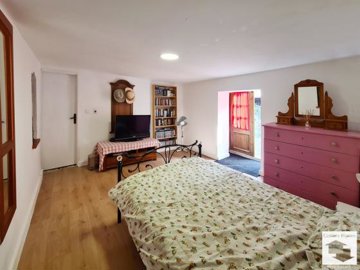 large1743514209