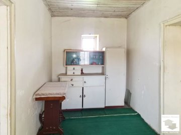 large1744037363