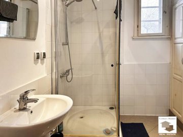 large1744115344