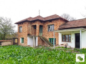 1 - Polski Trambesh, Maison