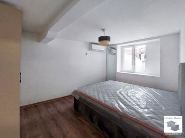 large1744354530