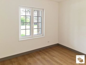 large1745391887