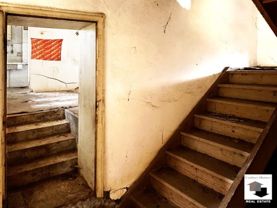 Image No.6-6 Bed House for sale