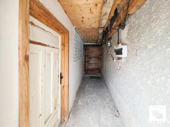 Image No.12-1 Bed House for sale