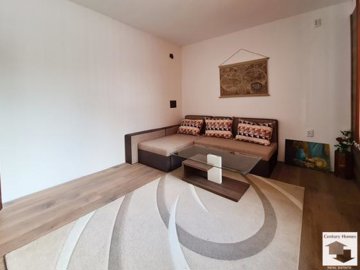 large1746015977