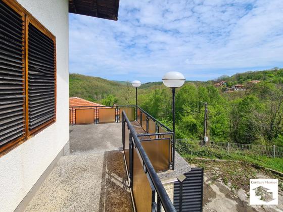 Image No.13-2 Bed House for sale