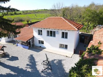 1 - Polski Trambesh, Maison
