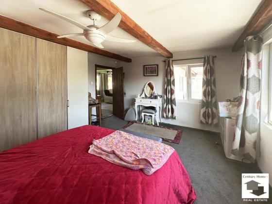 Image No.12-4 Bed House for sale