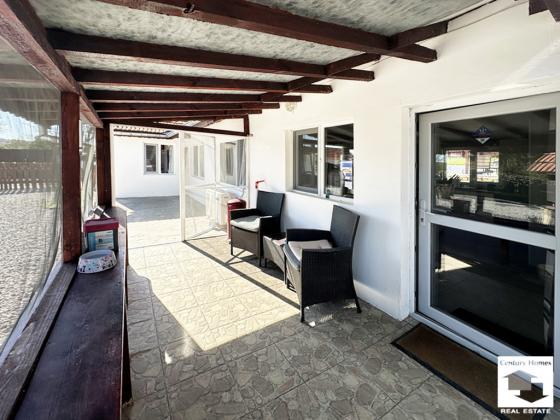 Image No.25-4 Bed House for sale