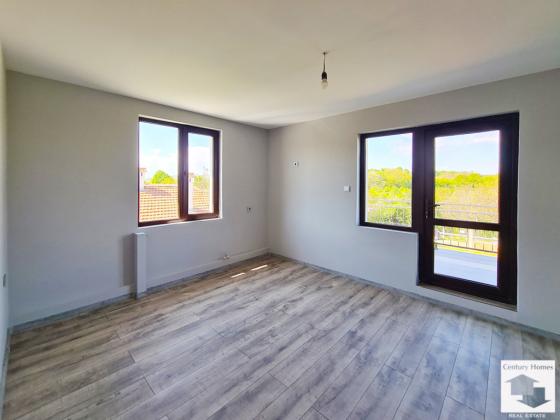 Image No.9-2 Bed House for sale