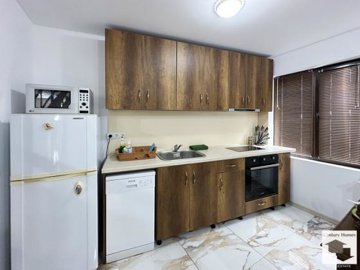 large1747909718