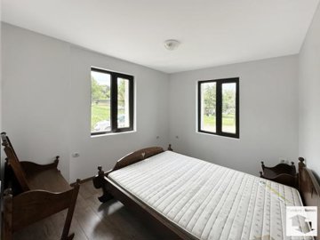 large1747997847