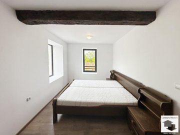 large1747997779
