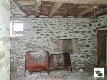 large1748528177