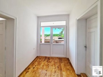 large1749124946