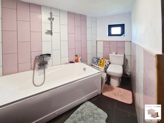 Image No.13-3 Bed House for sale