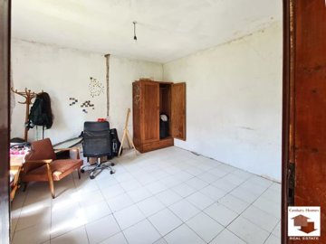 large1749635835