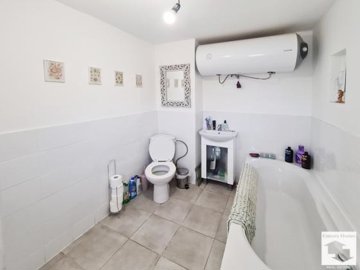 large1750167090