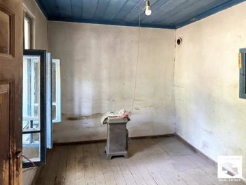 large1750840337