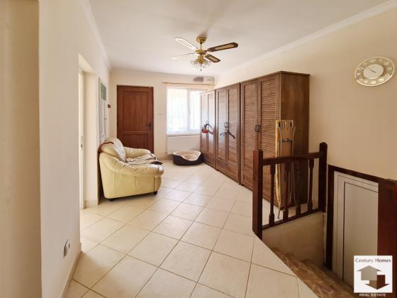 Image No.13-3 Bed House for sale