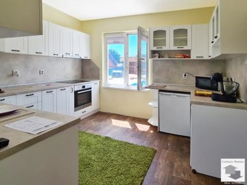 large1750834472