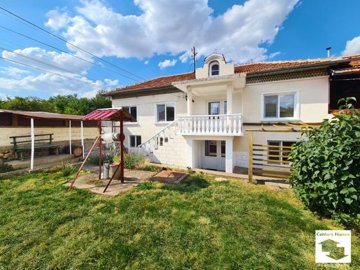 1 - Polski Trambesh, Maison