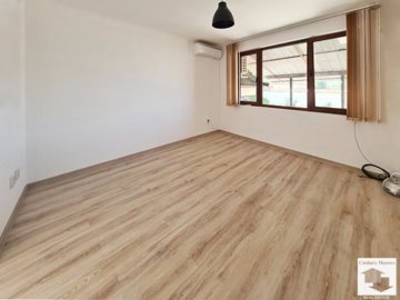 large1753277337
