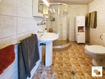 large1754980461