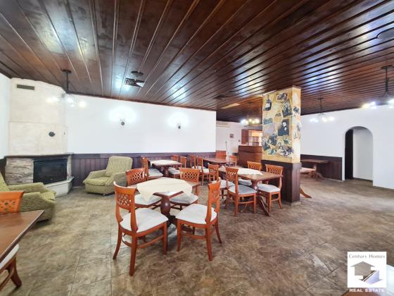 Image No.6-8 Bed House for sale