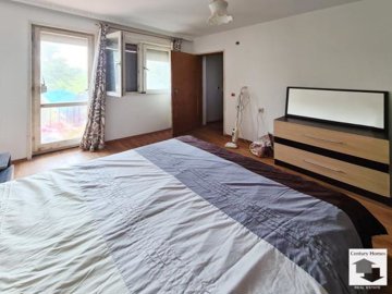 large1755182335