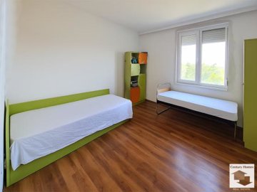 large1755264959