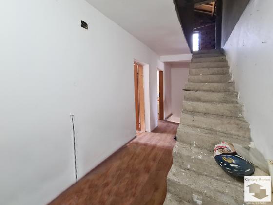 Image No.16-4 Bed House for sale