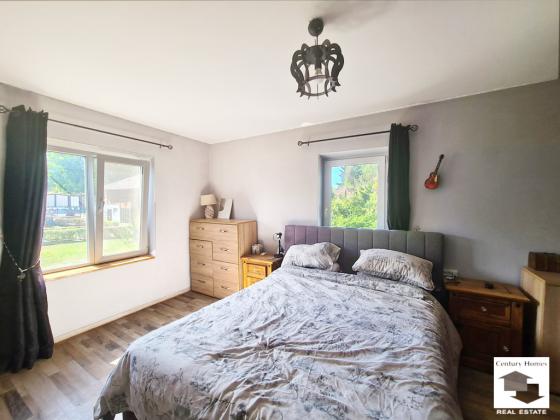 Image No.17-3 Bed House for sale