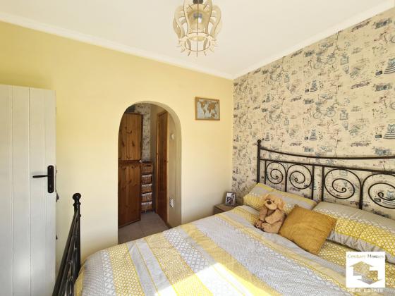 Image No.20-3 Bed House for sale