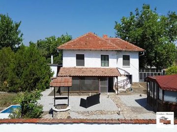 1 - Polski Trambesh, House