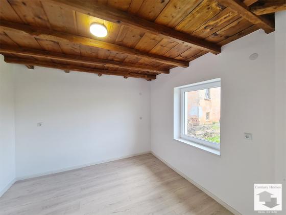 Image No.12-2 Bed House for sale