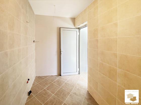 Image No.13-2 Bed House for sale