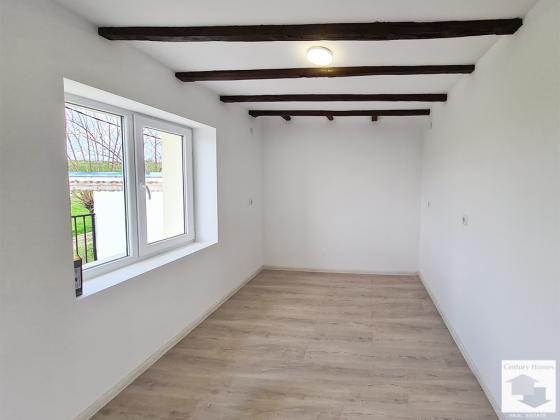 Image No.14-2 Bed House for sale