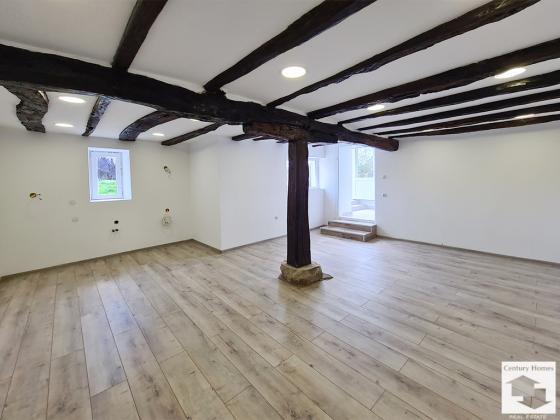 Image No.5-2 Bed House for sale