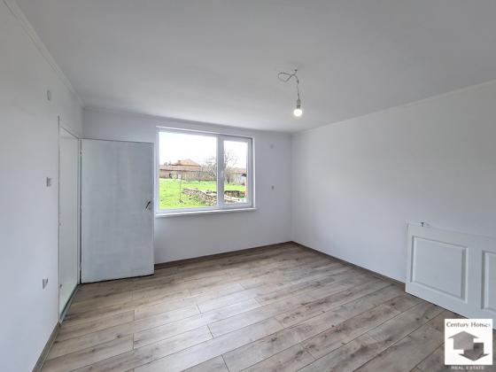 Image No.9-2 Bed House for sale